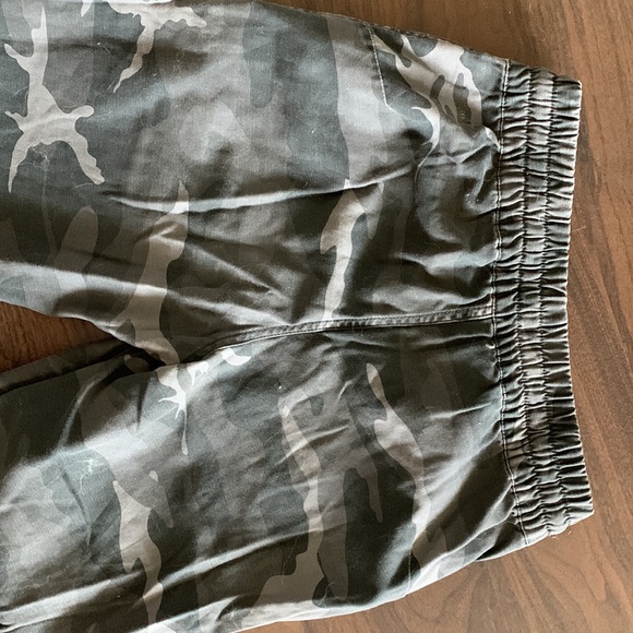 TNA Joggers - Picture 3 of 3